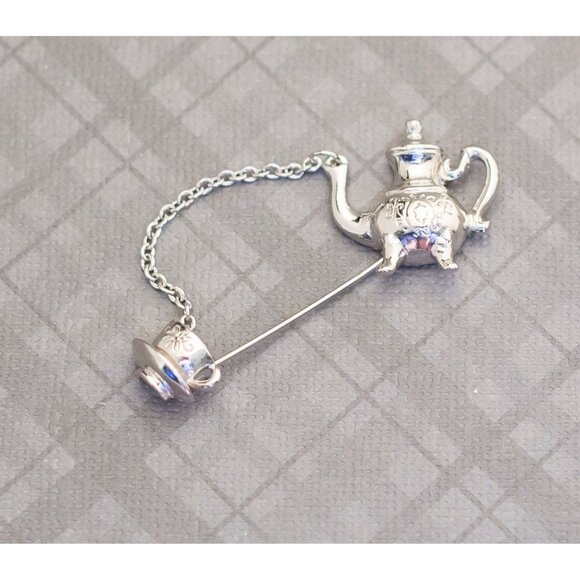 Vintage Victorian Silver Tone Tea Kettle Stick Pin by Avon G8 - Picture 1 of 2